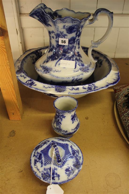 Blue washstand set
